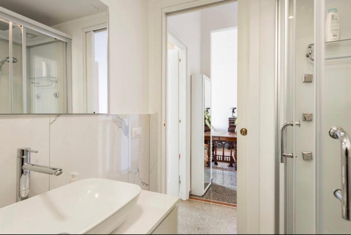 Roma Private Rooms Exterior photo